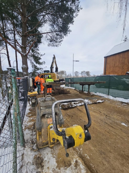 Budowa sieci wodociągowej i kanalizacyjnej na Osiedlu Letniskowym w Cerekwicy.